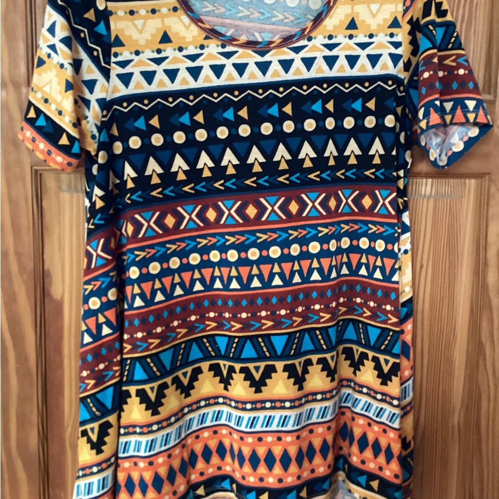 LuLaRoe Perfect Tee in bright colors!
